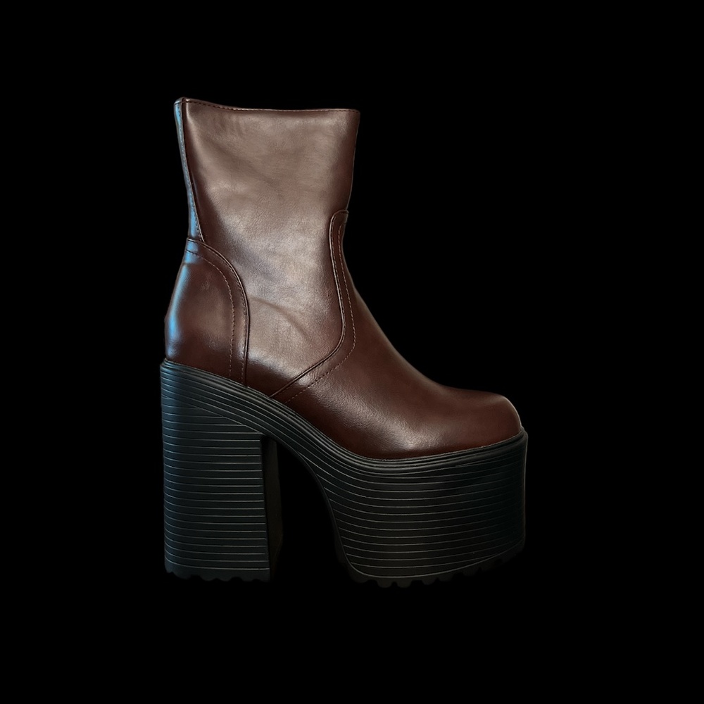 HIGH Fashion Platform Boots
